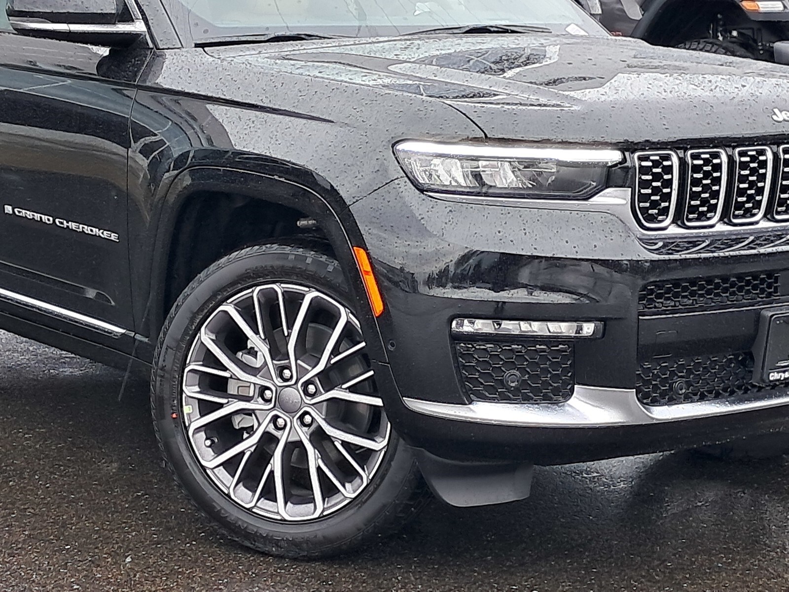 2025 Jeep Grand Cherokee L Summit photo 2