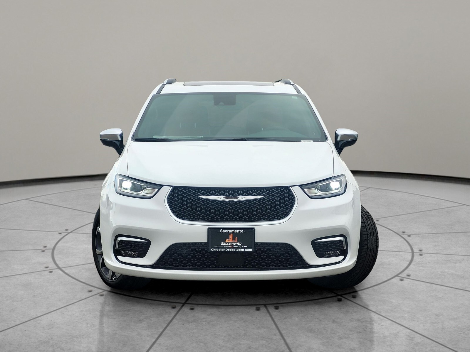 2026 Chrysler Pacifica Pinnacle photo 2