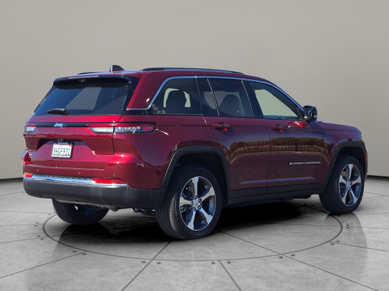 2022 Jeep Cherokee Limited 4xe photo 3