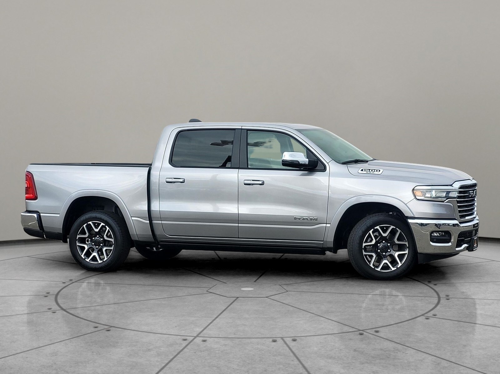 2025 Ram 1500 Laramie photo 2