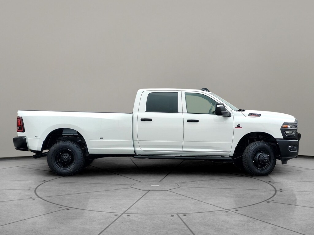 New 2026 Ram 3500 TRADESMAN CREW CAB 4X4 8' BOX Pickup