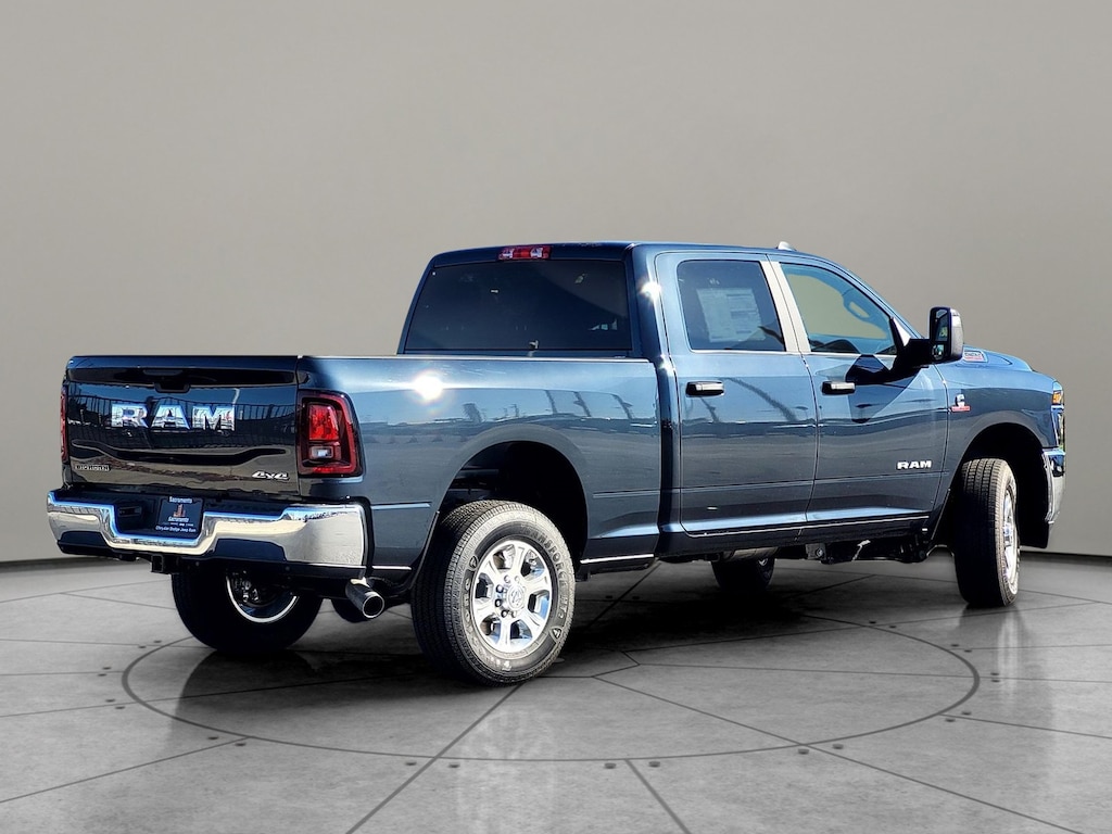 New 2025 Ram 2500 BIG HORN CREW CAB 4X4 6'4 BOX Pickup