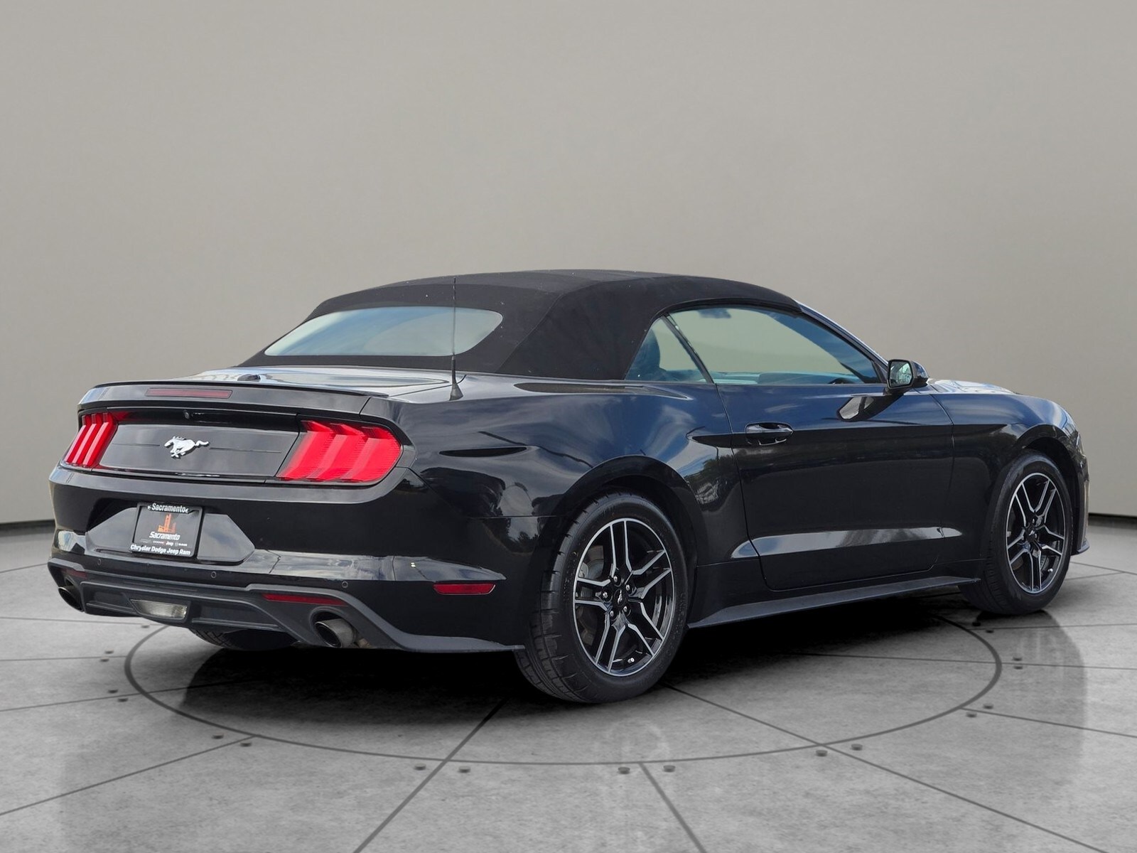 2023 Ford Mustang EcoBoost Premium Convertible photo 4