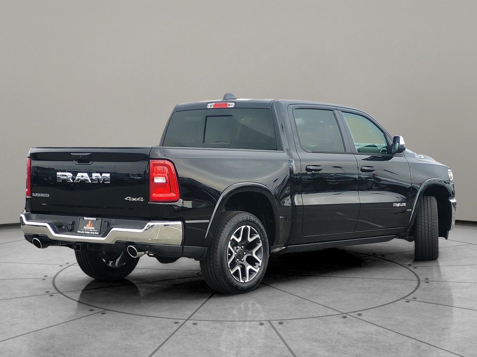 2025 Ram 1500 Laramie photo 4