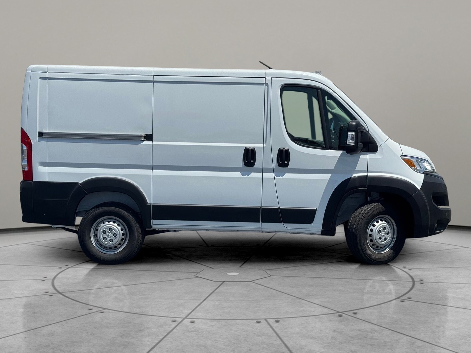 2025 Ram ProMaster 1500 Tradesman Cargo Van photo 4