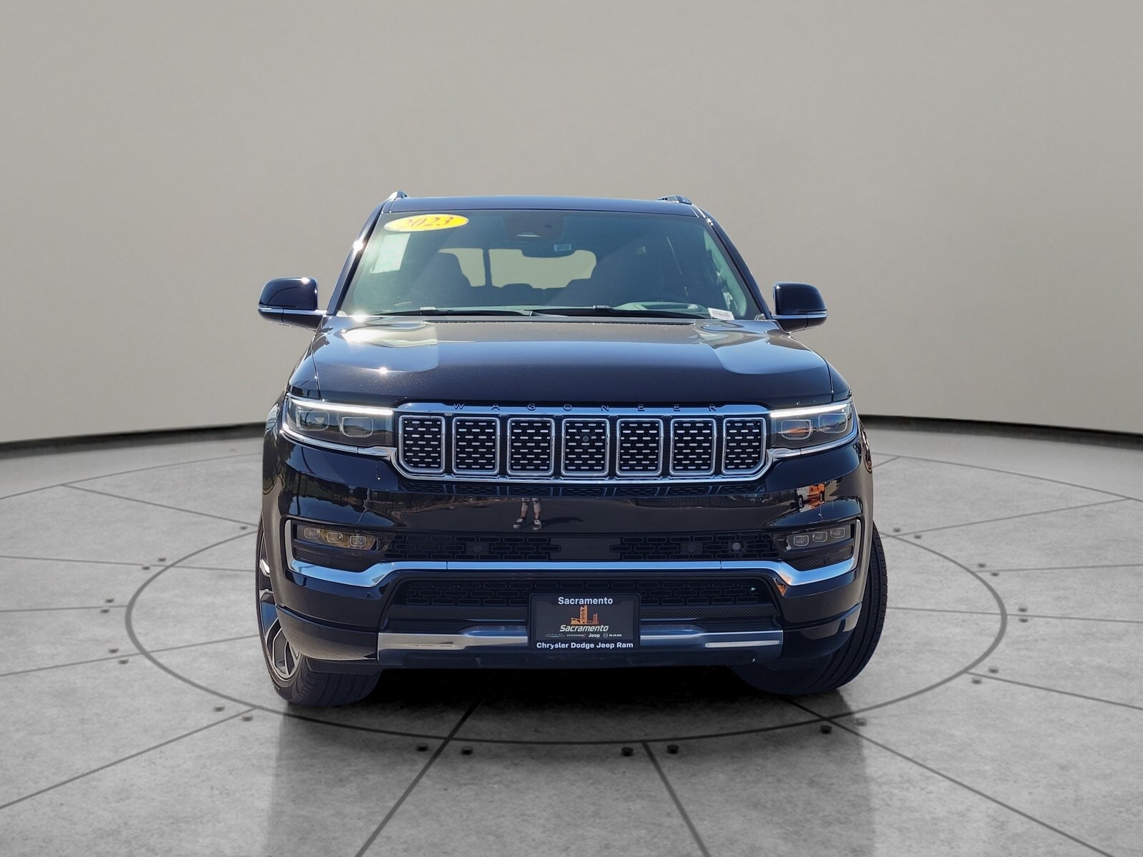 2023 Jeep Grand Wagoneer III photo 3