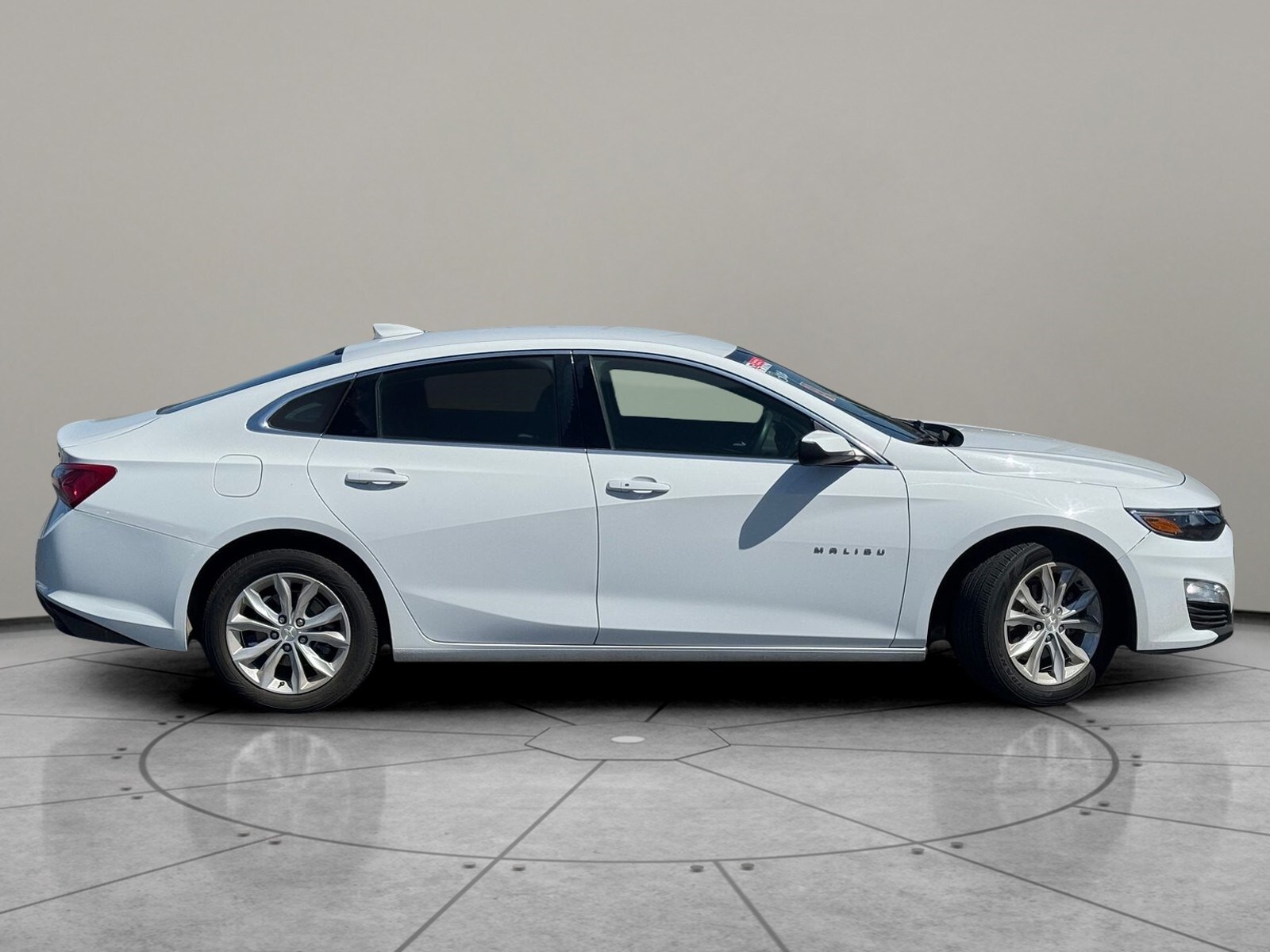 2021 Chevrolet Malibu 1LT photo 4