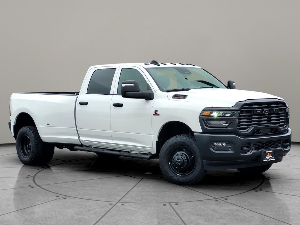New 2026 Ram 3500 TRADESMAN CREW CAB 4X4 8' BOX Pickup