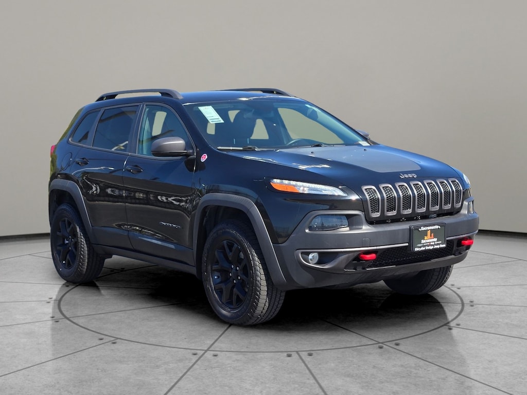 Used 2018 Jeep Cherokee Trailhawk SUV