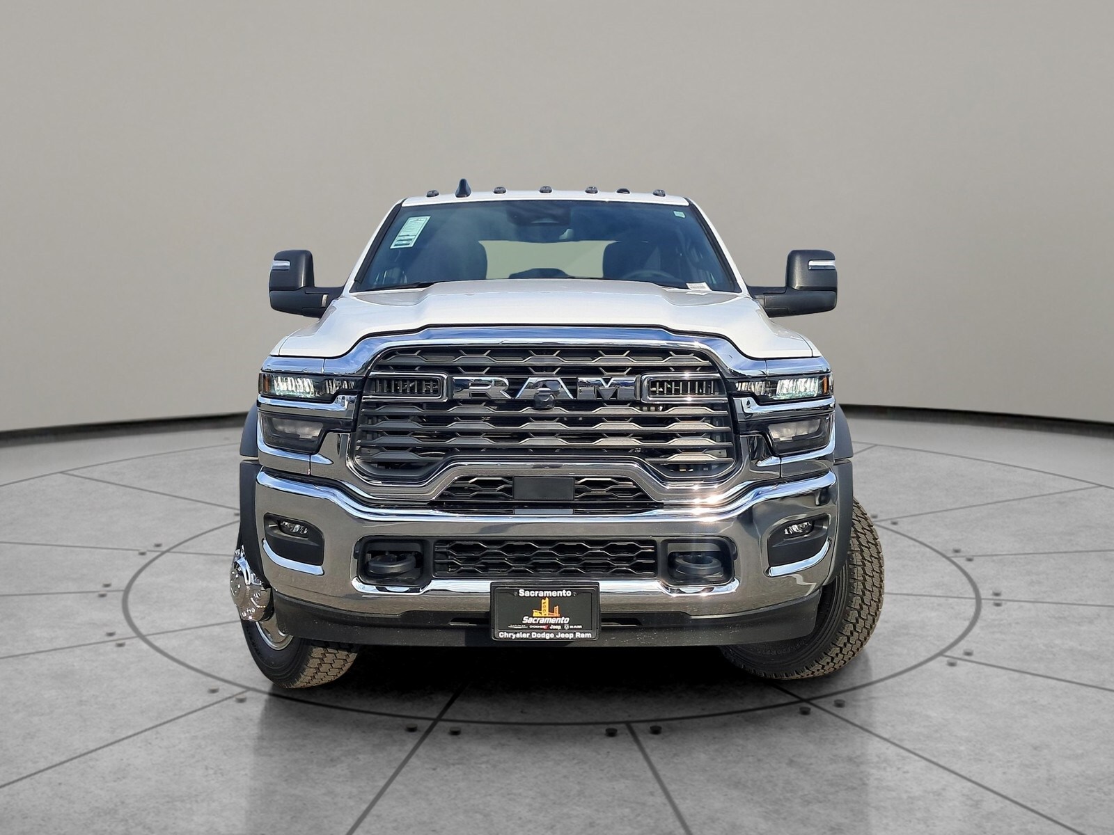 2025 Ram 5500 Tradesman photo 2