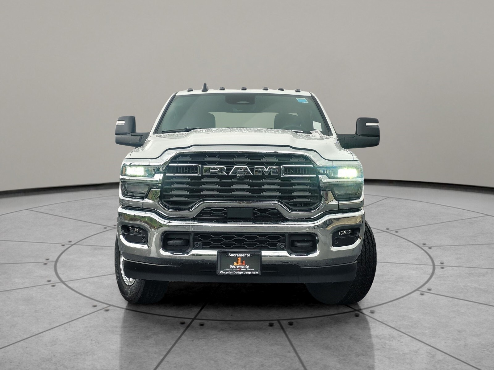 2025 Ram 3500 Tradesman photo 2