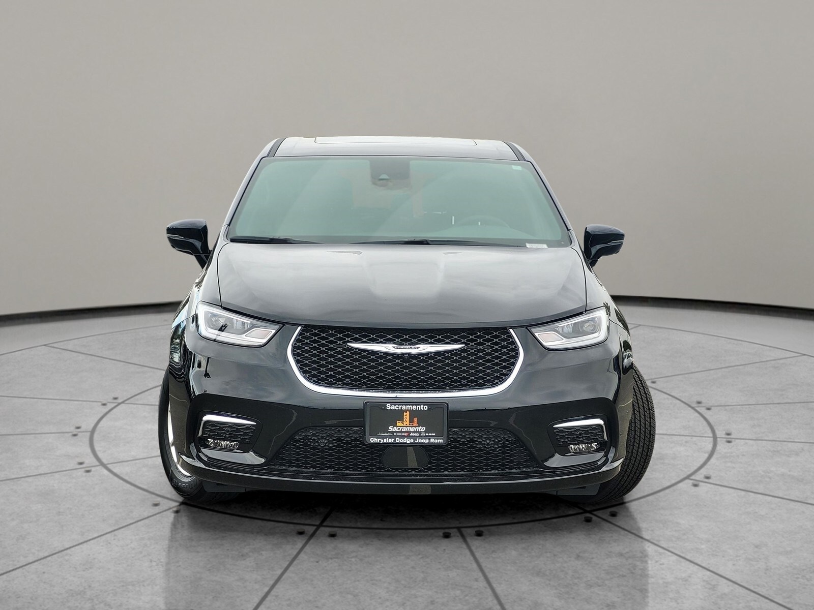 2026 Chrysler Pacifica photo 2