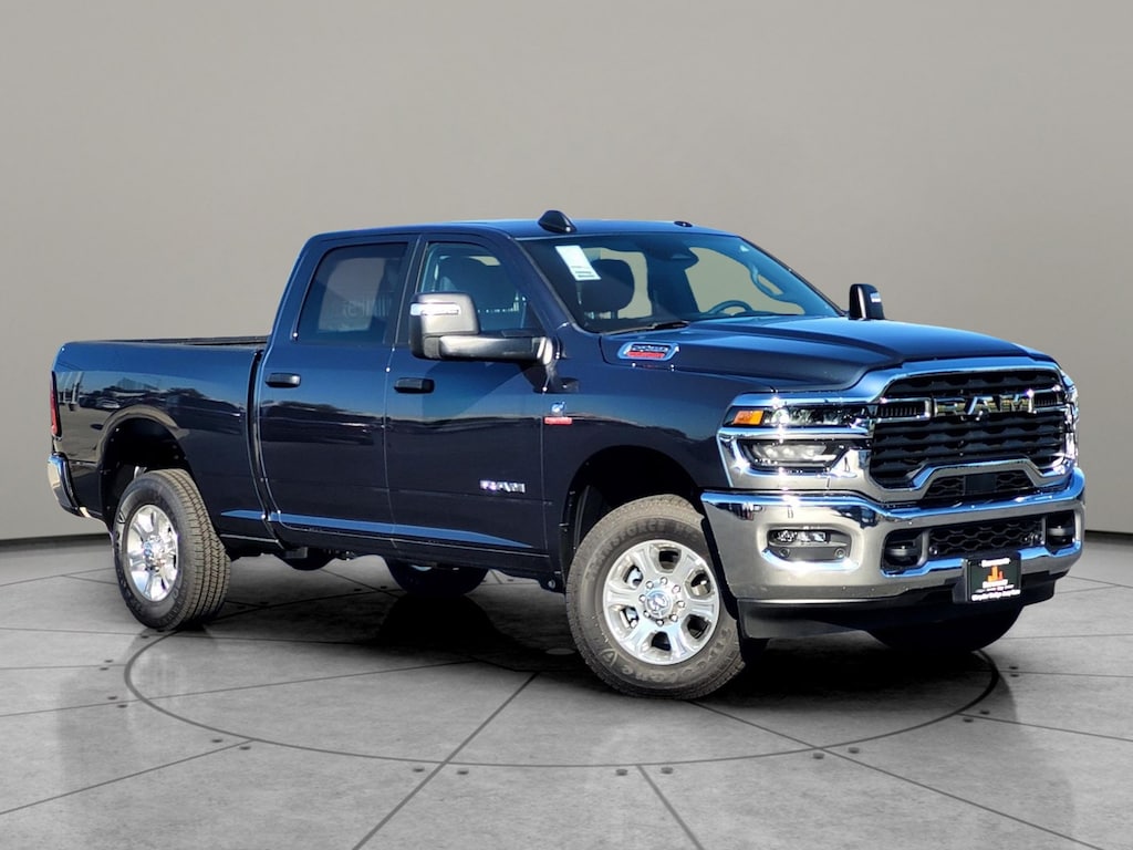 New 2025 Ram 2500 BIG HORN CREW CAB 4X4 6'4 BOX Pickup