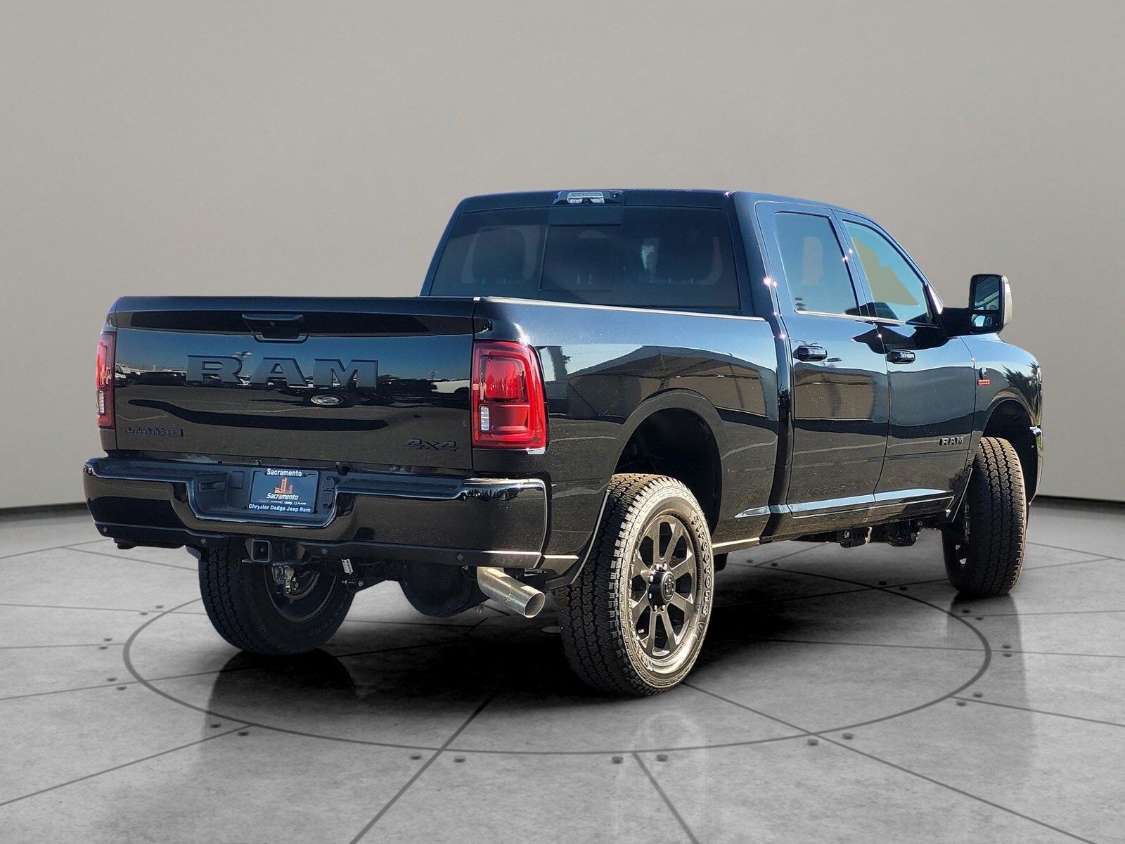 2025 Ram 3500 Laramie photo 4