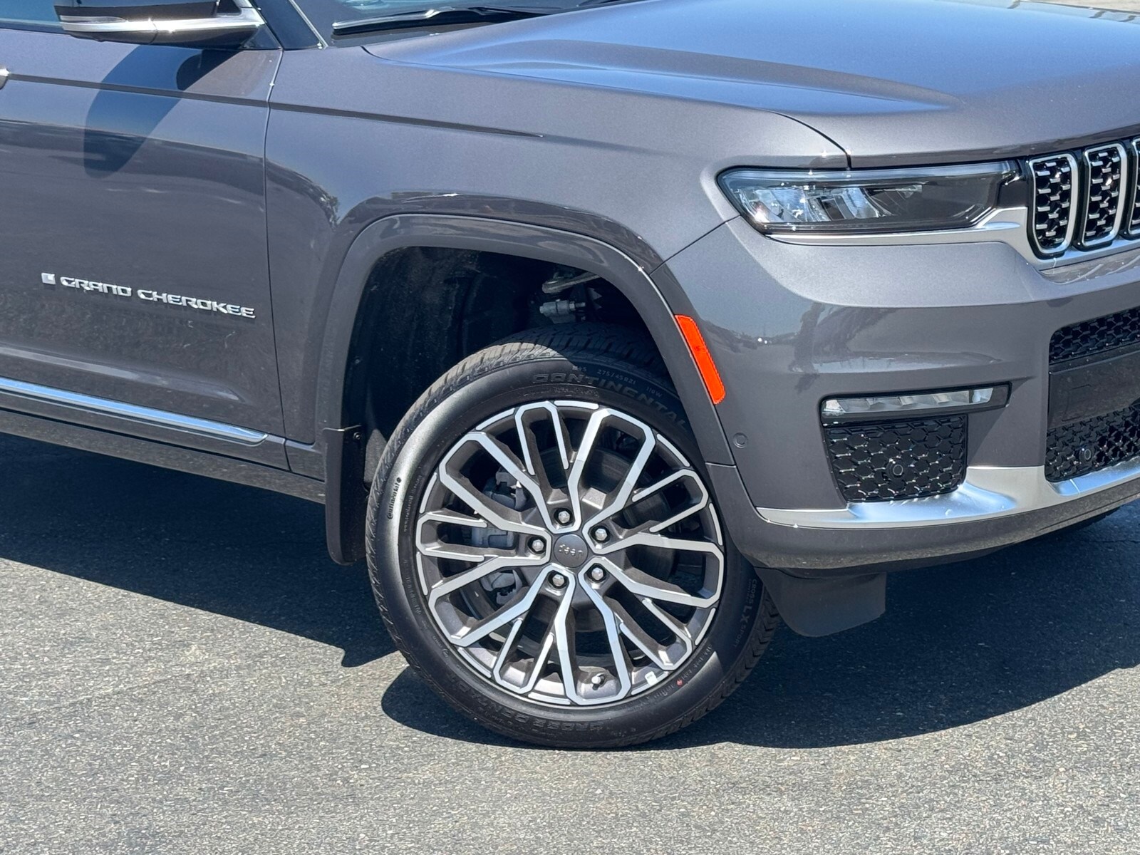 2025 Jeep Grand Cherokee L Summit Reserve photo 3