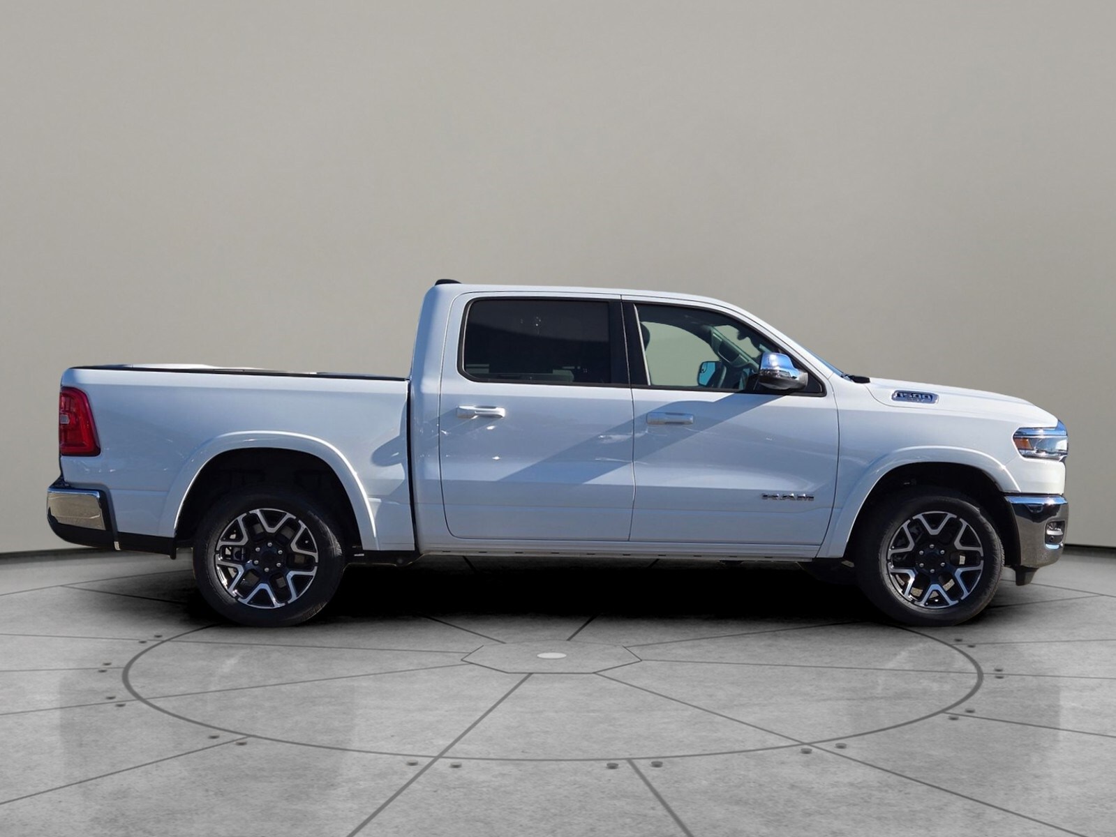 2025 Ram 1500 Laramie photo 3