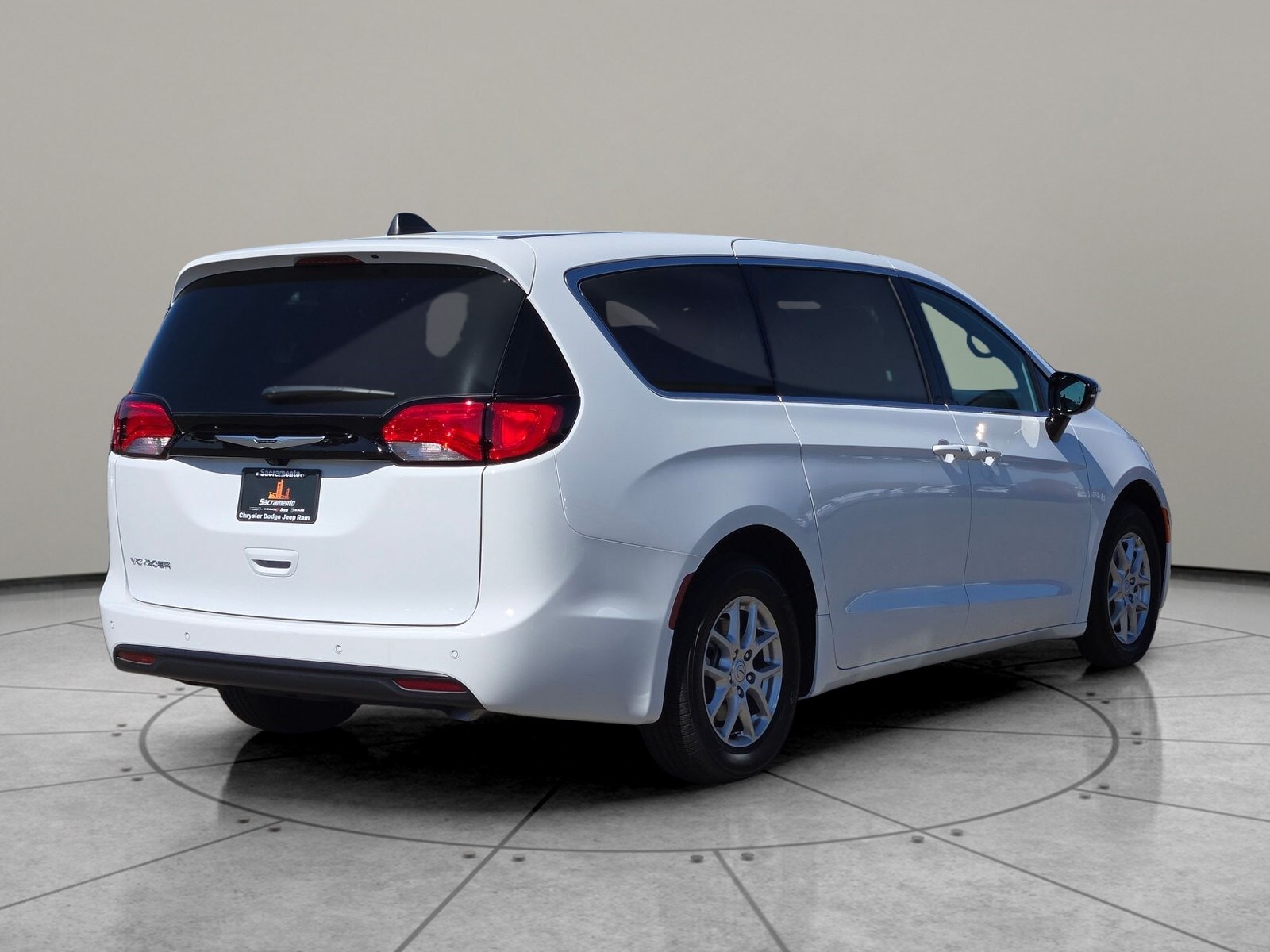 2026 Chrysler Voyager LX photo 4