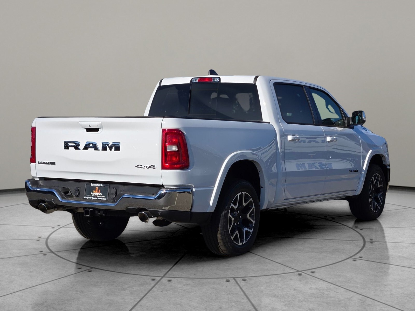 2025 Ram 1500 Laramie photo 4