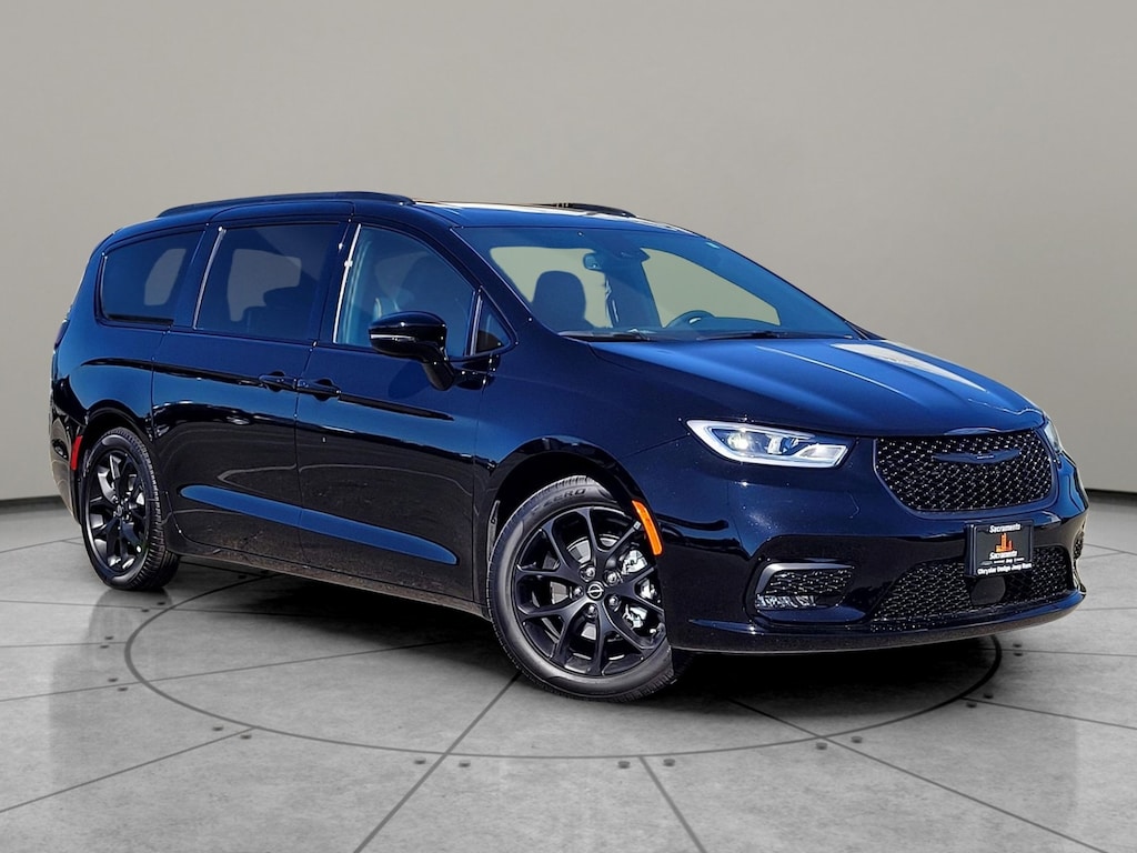 New 2026 Chrysler Pacifica LIMITED Passenger Van