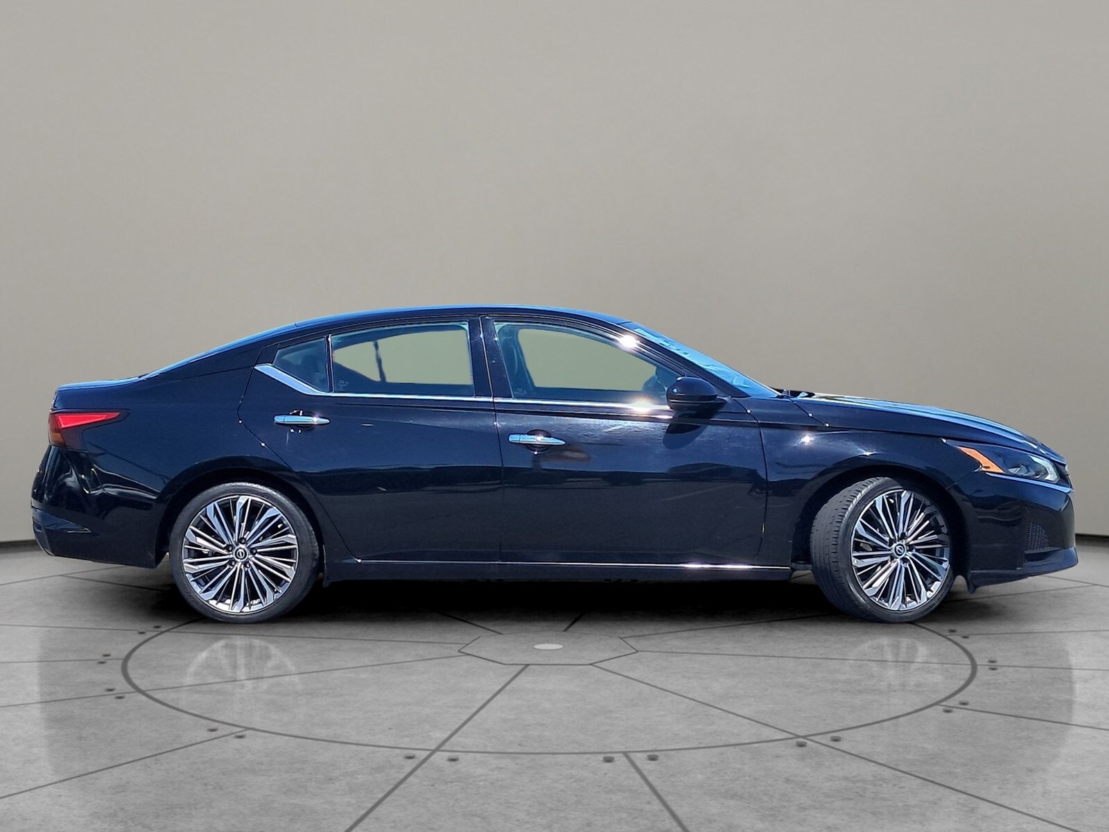2023 Nissan Altima 2.5 SL photo 4