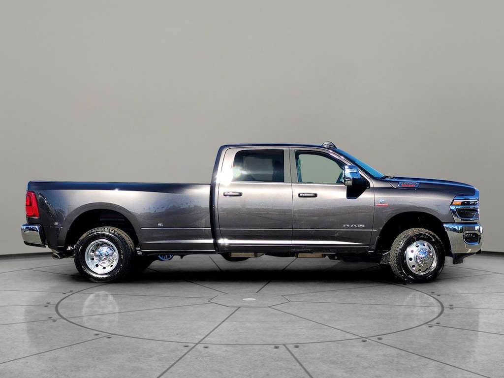 New 2026 Ram 3500 LARAMIE CREW CAB 4X4 8' BOX Pickup