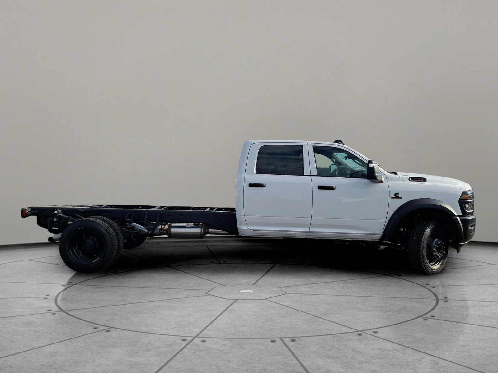 2025 Ram 5500 Tradesman photo 2