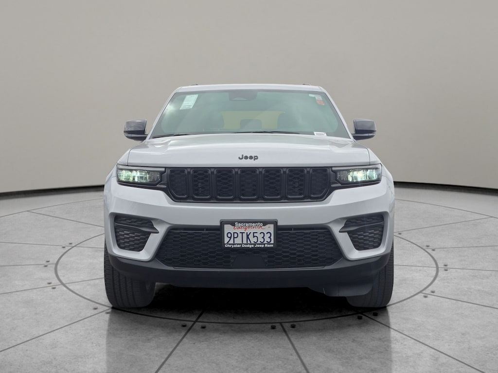 Used 2023 Jeep Grand Cherokee Altitude SUV