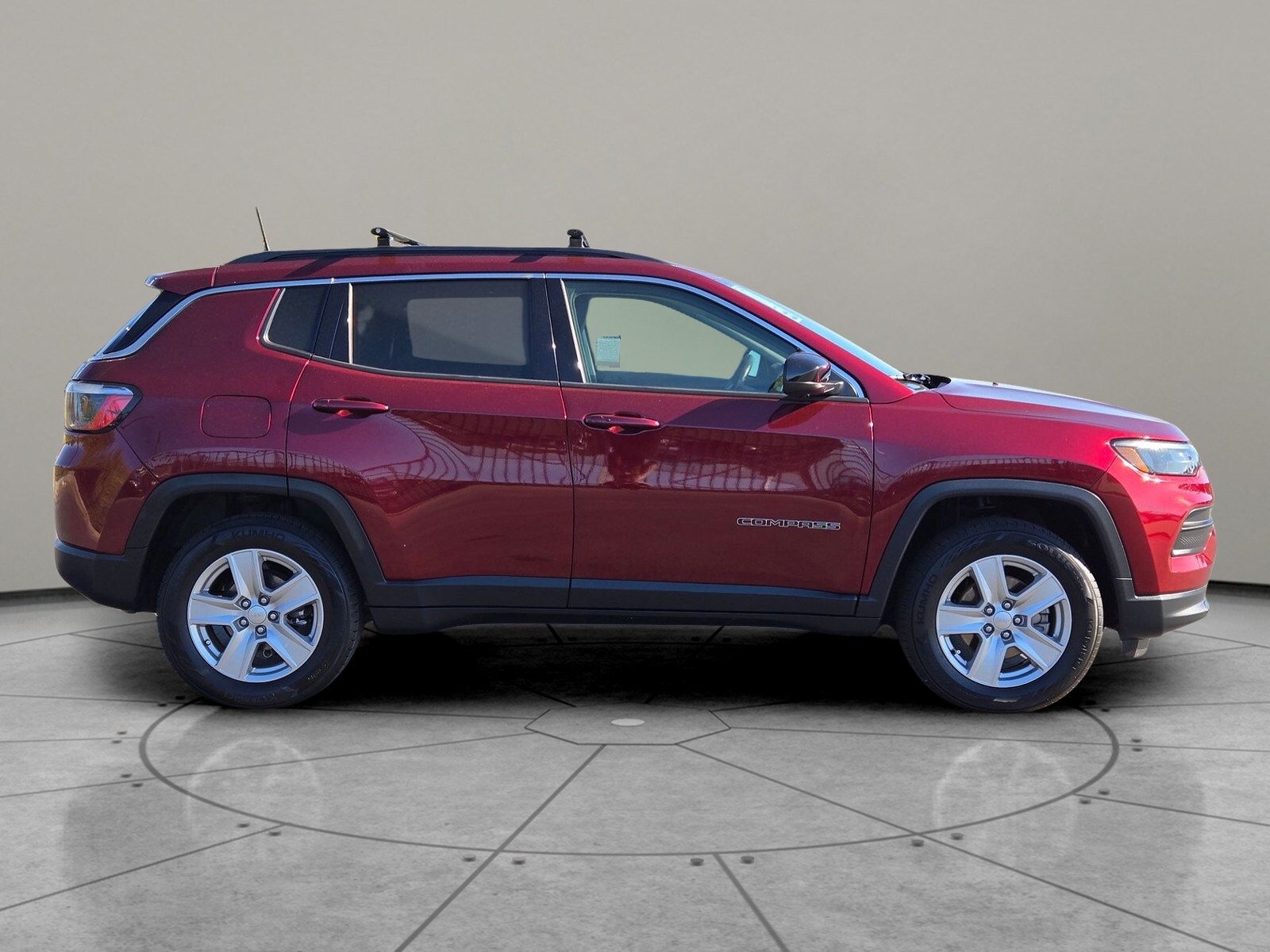 2022 Jeep Compass Latitude photo 3