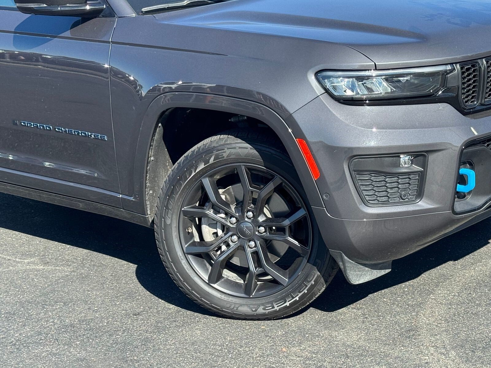 2023 Jeep Cherokee 4xe photo 2