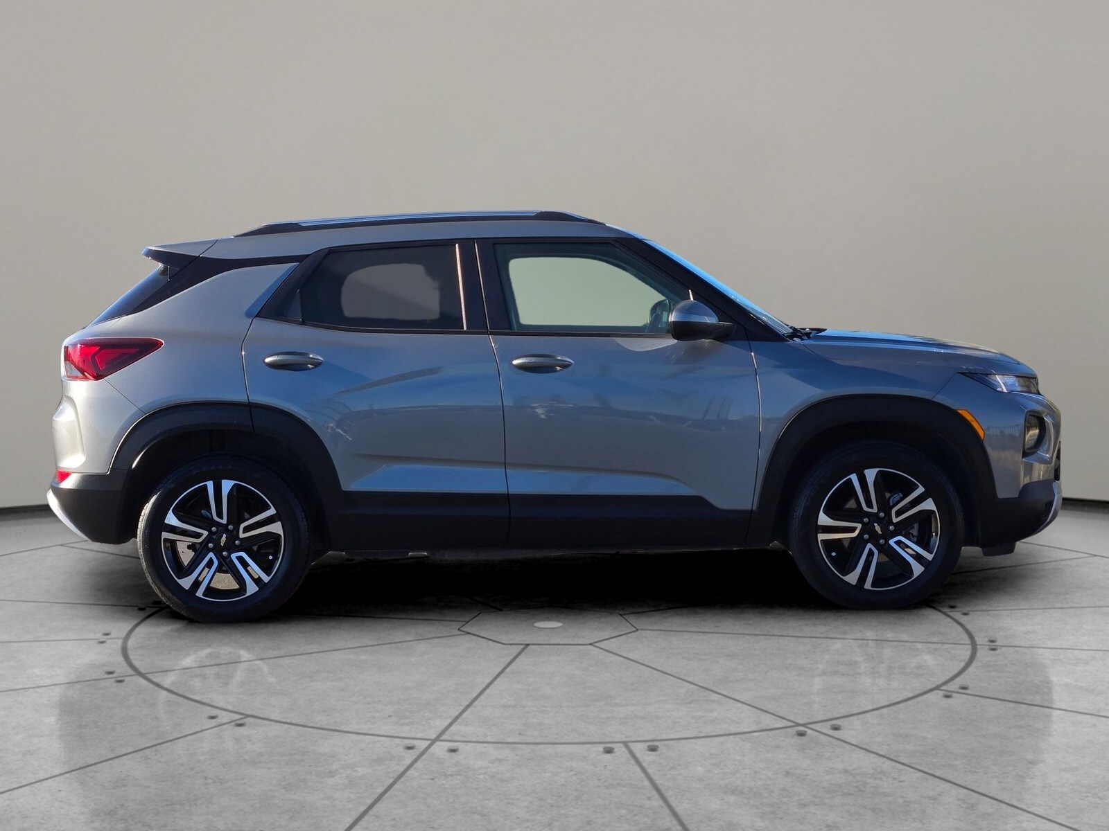 2023 Chevrolet Trailblazer LT photo 3