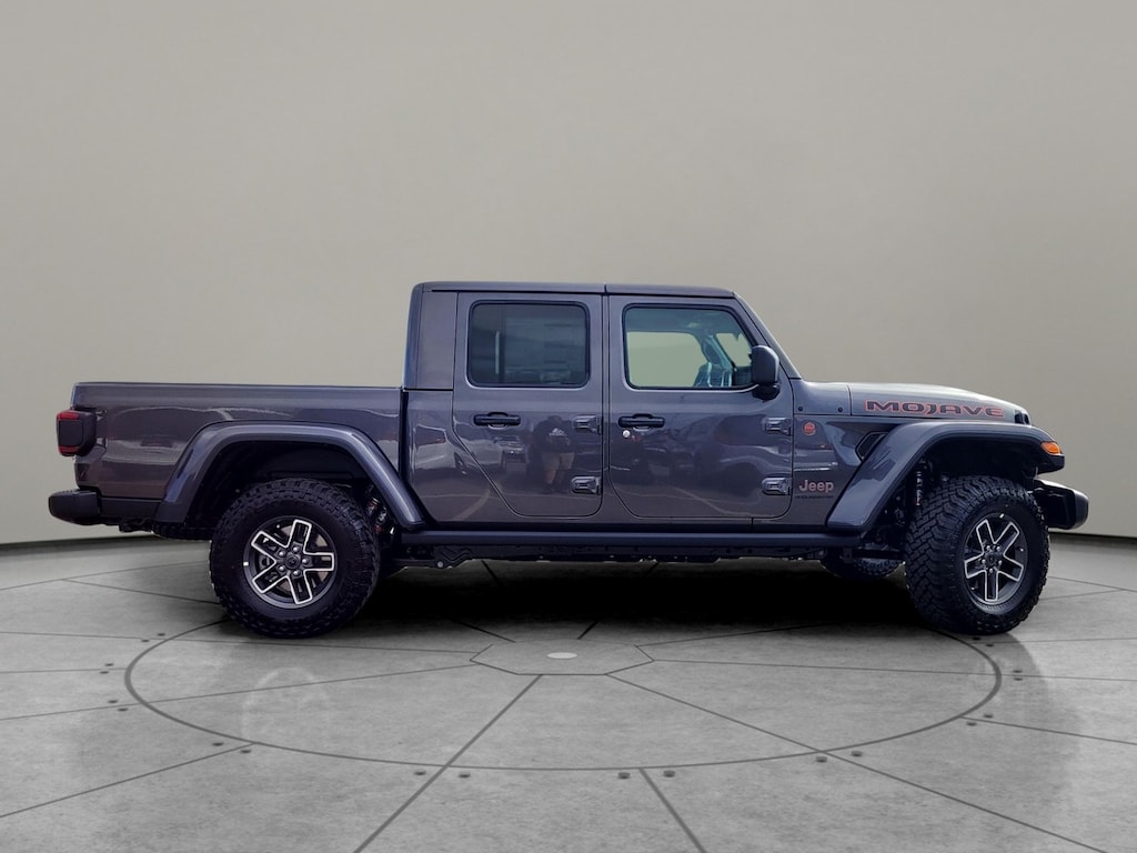 New 2025 Jeep Gladiator MOJAVE 4X4 Pickup