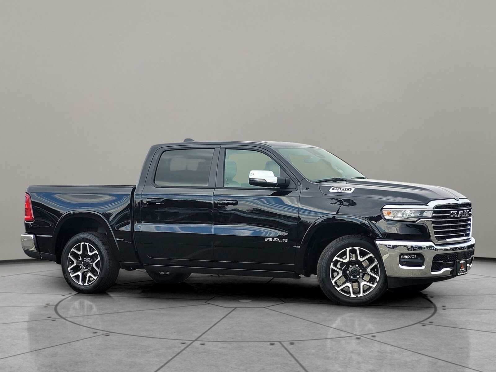 2025 Ram 1500 Laramie photo 3
