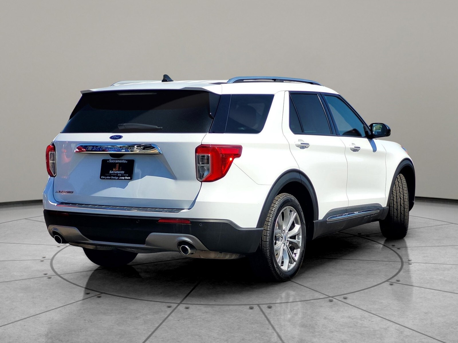 2023 Ford Explorer Limited photo 4