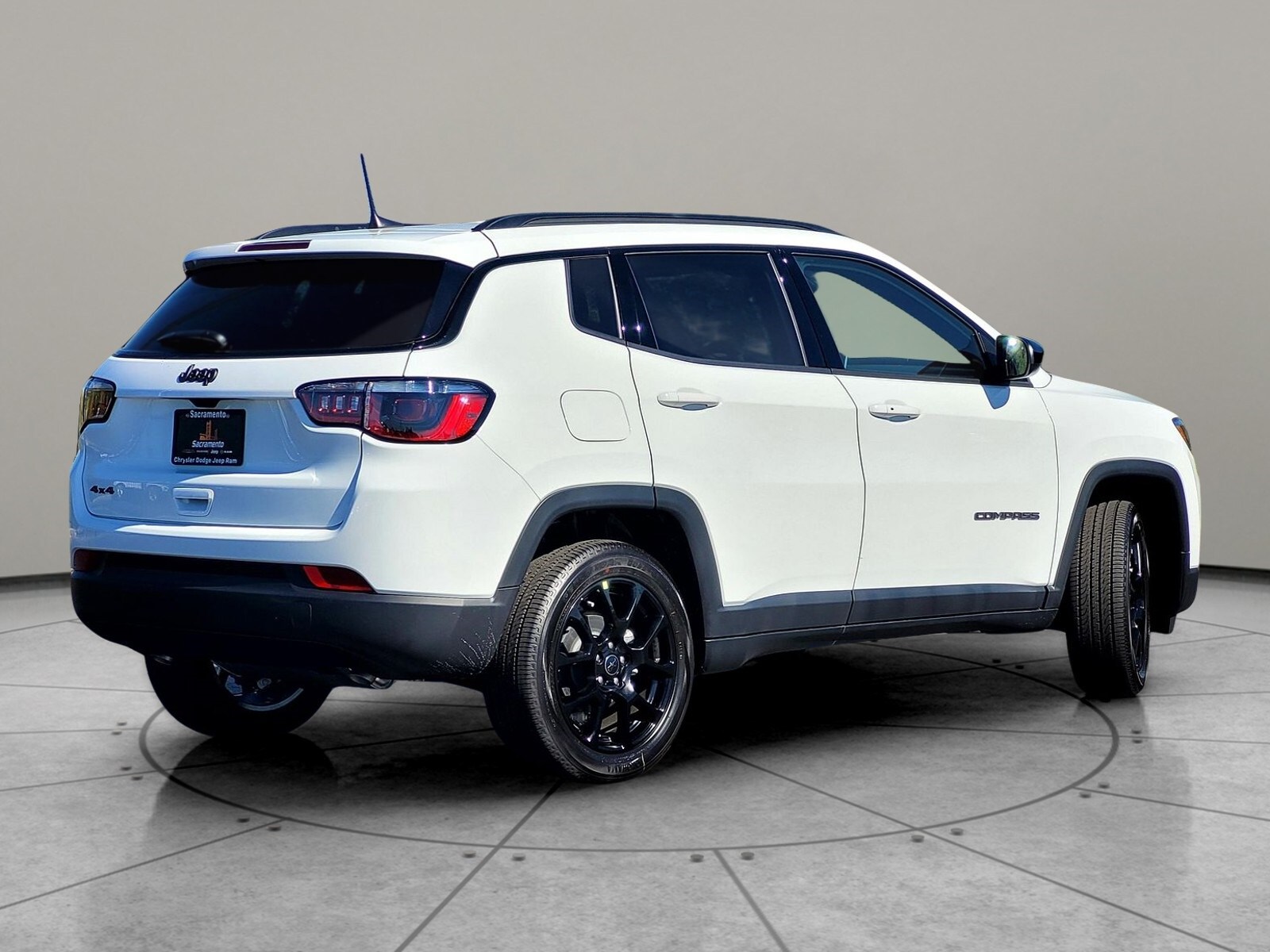 2026 Jeep Compass Latitude Altitude photo 3