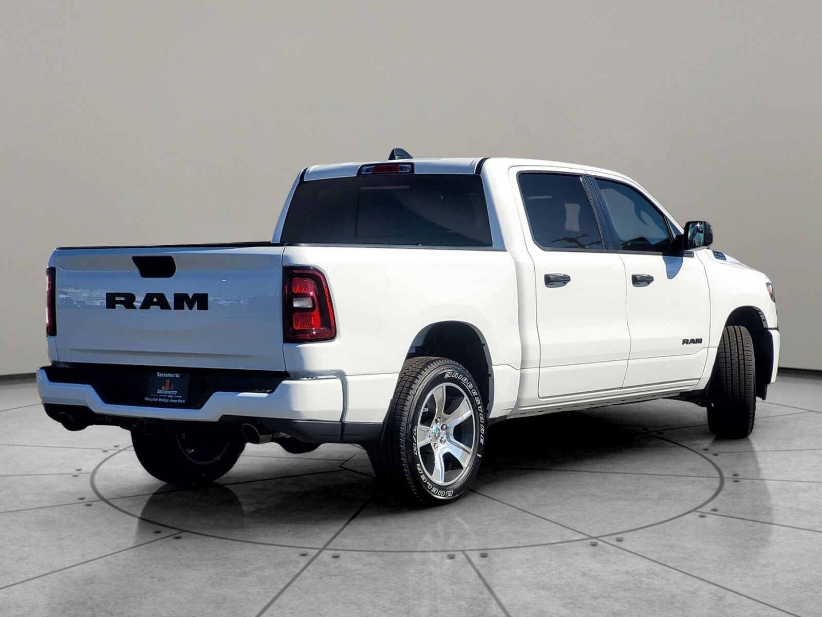 2025 Ram 1500 Tradesman photo 4