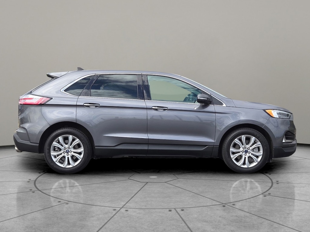 Used 2022 Ford Edge Titanium SUV