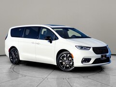 2026 Chrysler Pacifica SELECT Passenger Van