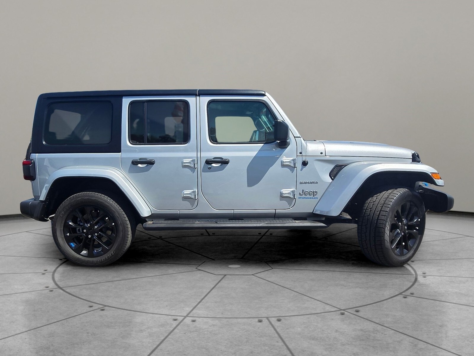 2023 Jeep Wrangler Sahara 4xe photo 3