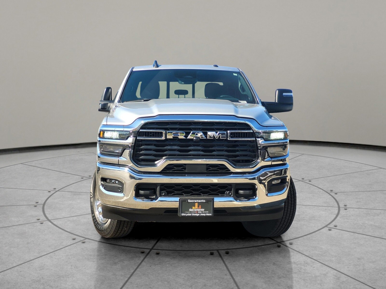 2025 Ram 2500 Tradesman photo 2