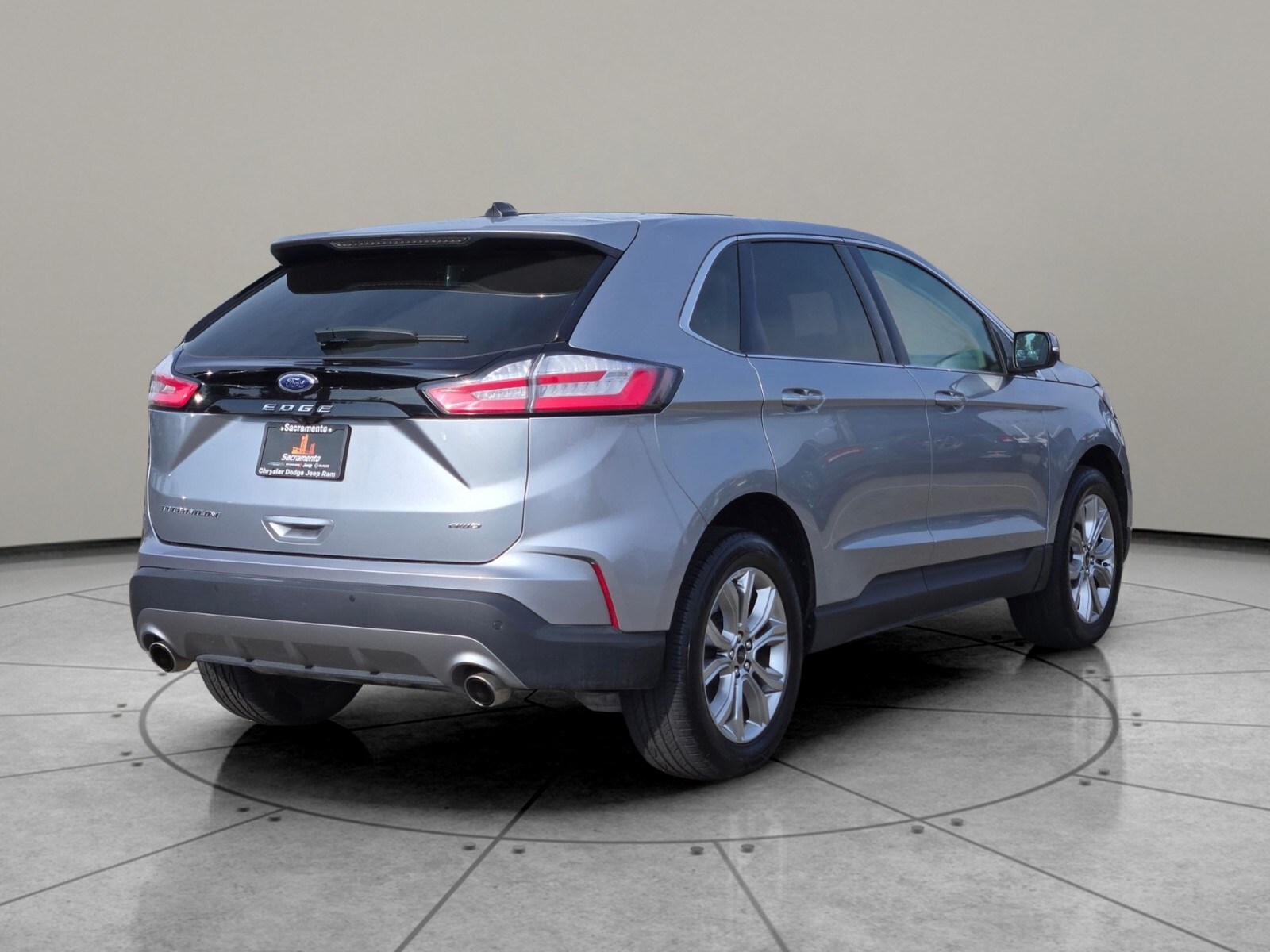 2024 Ford Edge Titanium photo 4