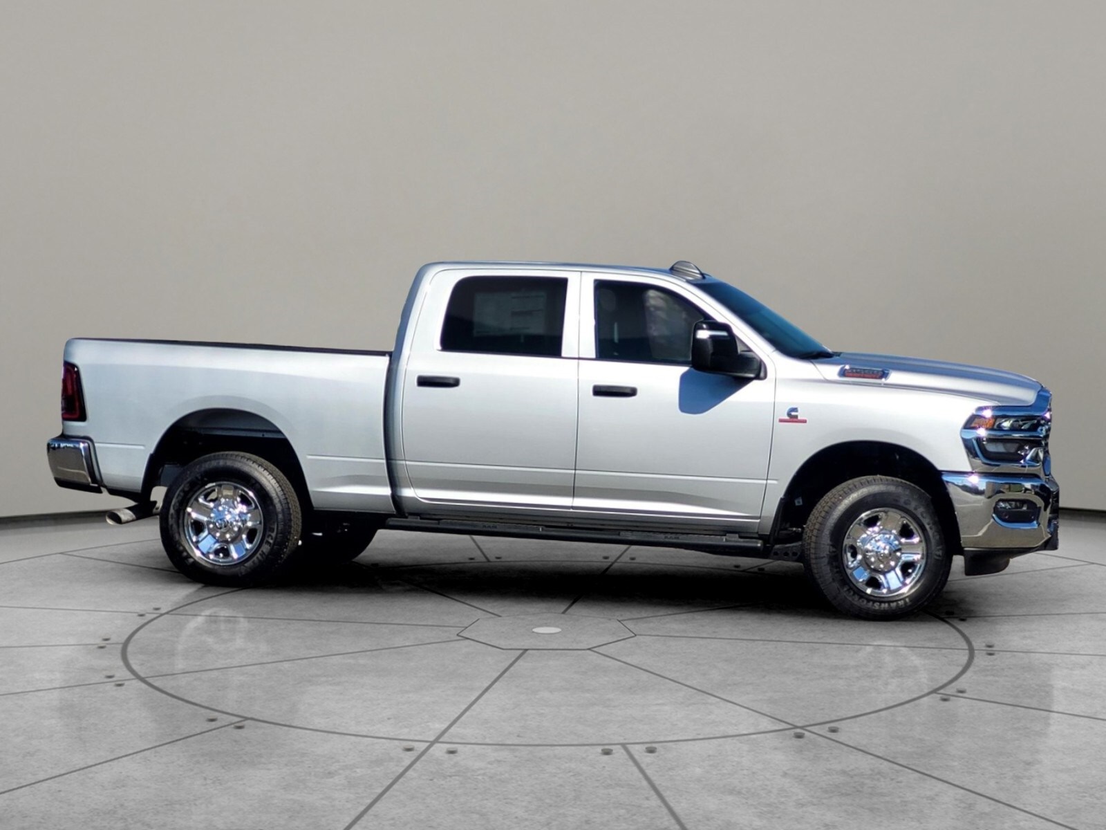 2025 Ram 2500 Tradesman photo 3