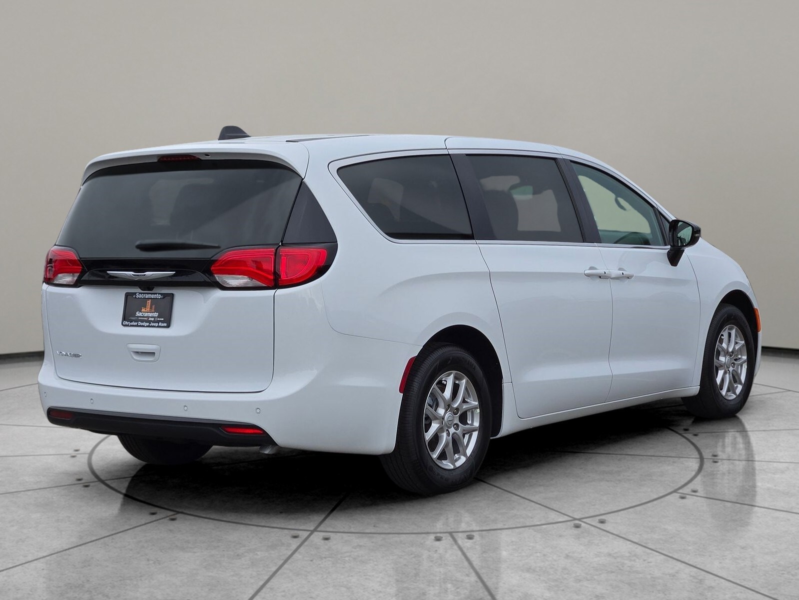 2026 Chrysler Voyager LX photo 4
