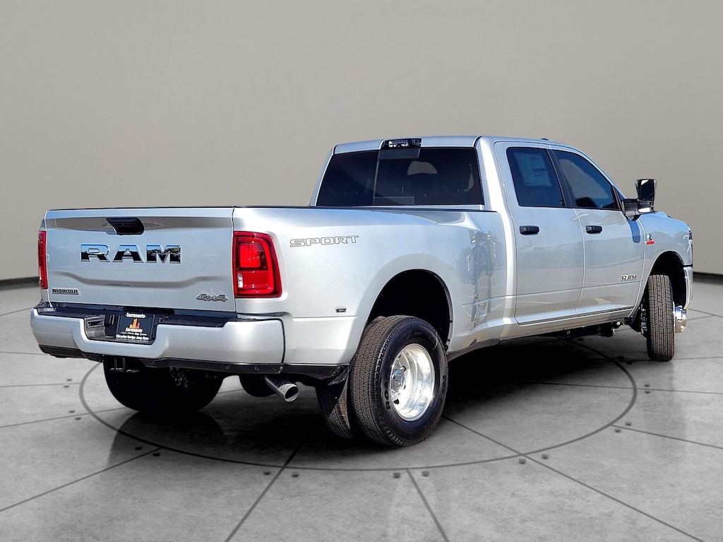New 2026 Ram 3500 BIG HORN CREW CAB 4X4 8' BOX Pickup