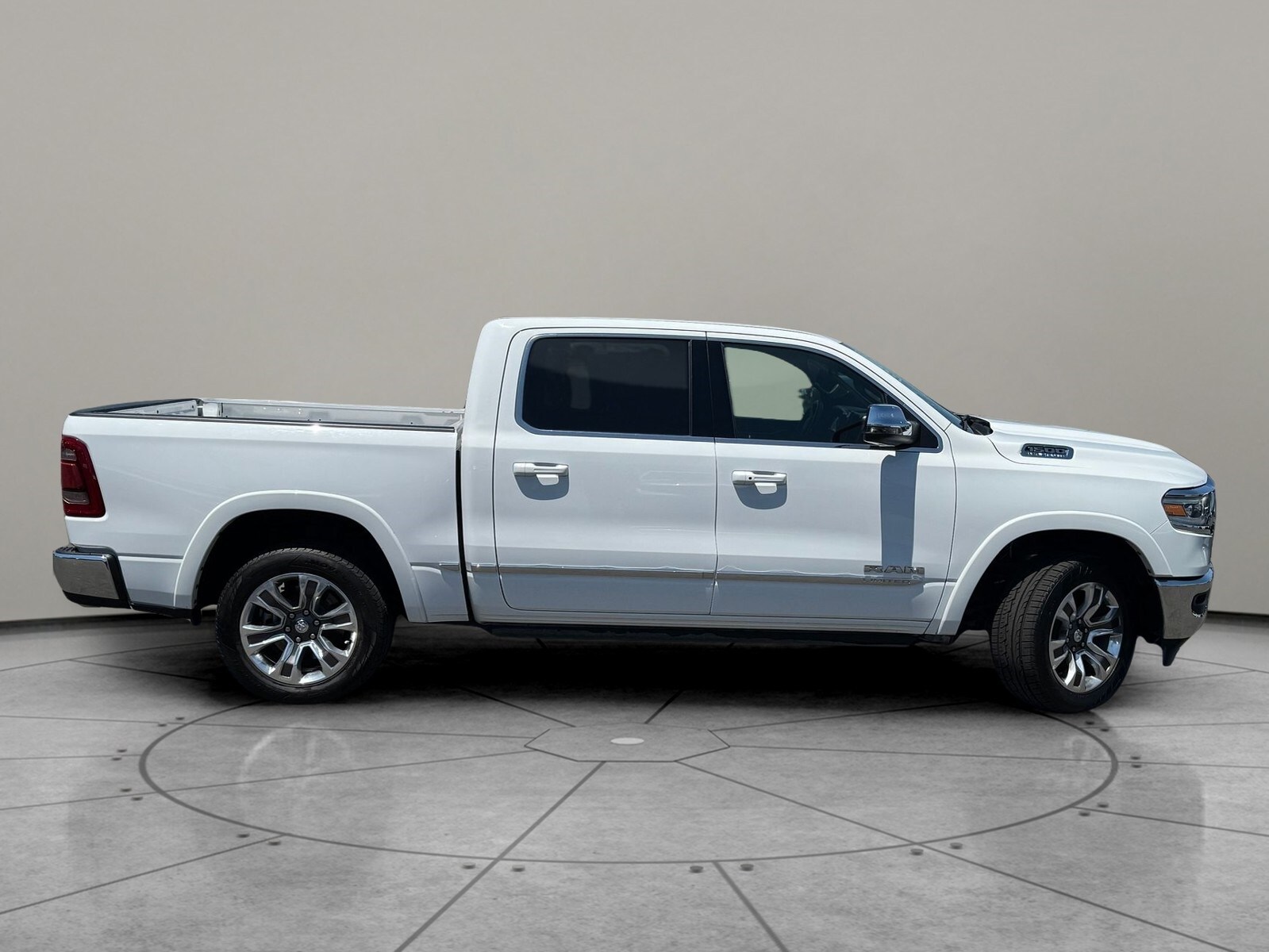 2023 Ram 1500 Limited photo 4