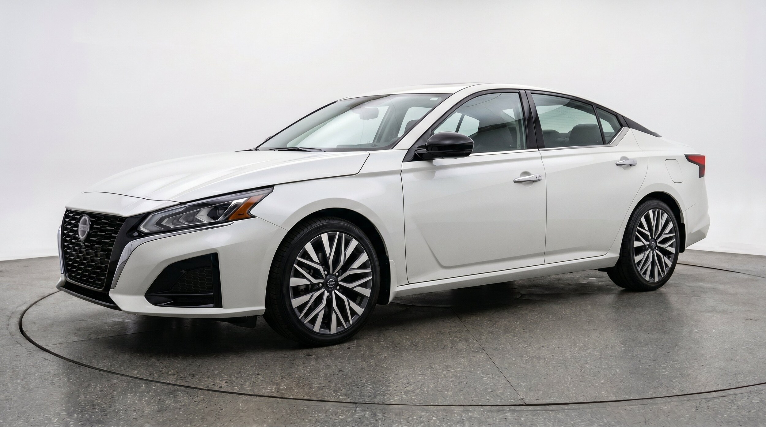 Thumbnail: 2025 Nissan Altima - 3
