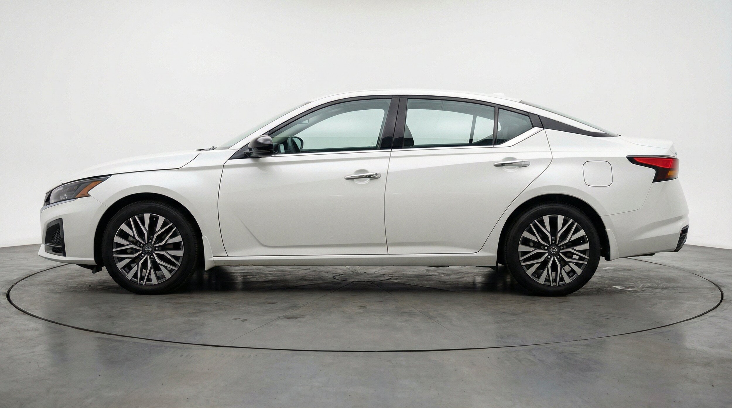 Thumbnail: 2025 Nissan Altima - 5