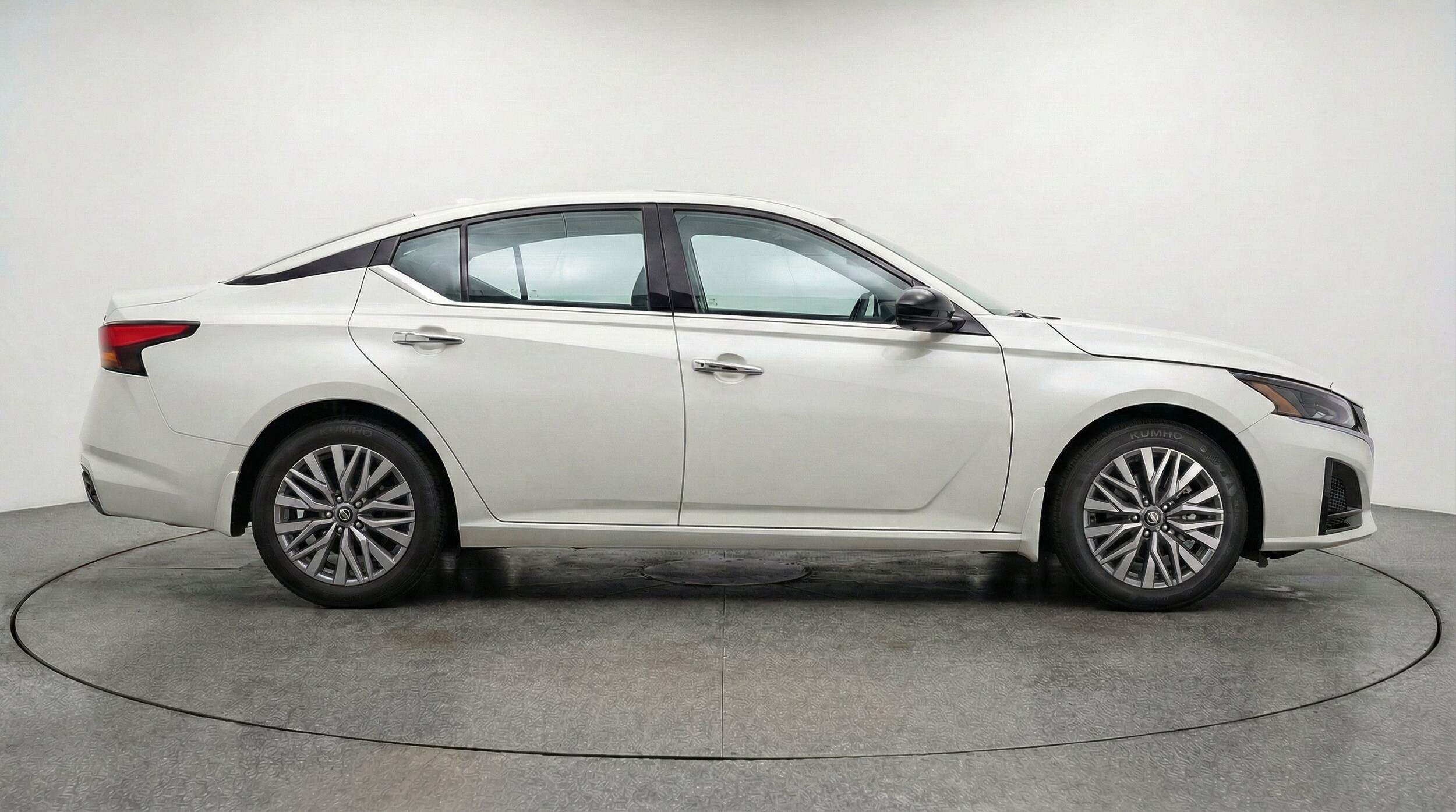 Thumbnail: 2025 Nissan Altima - 10