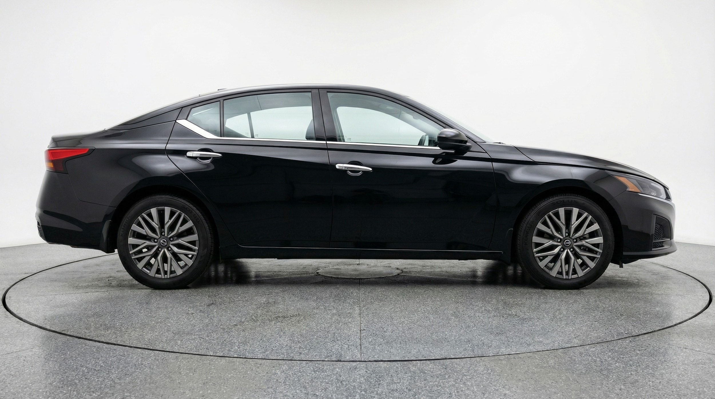 Thumbnail: 2025 Nissan Altima - 8