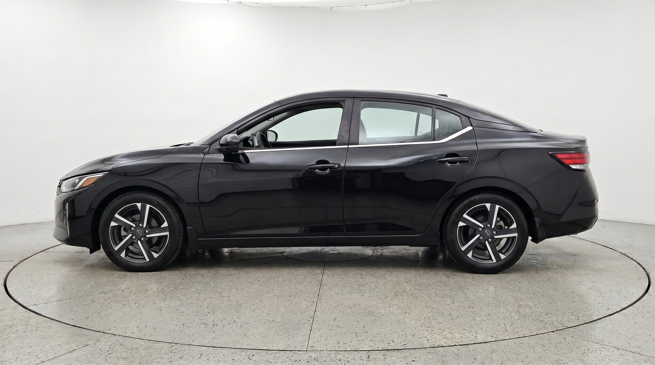 Thumbnail: 2025 Nissan Sentra - 5
