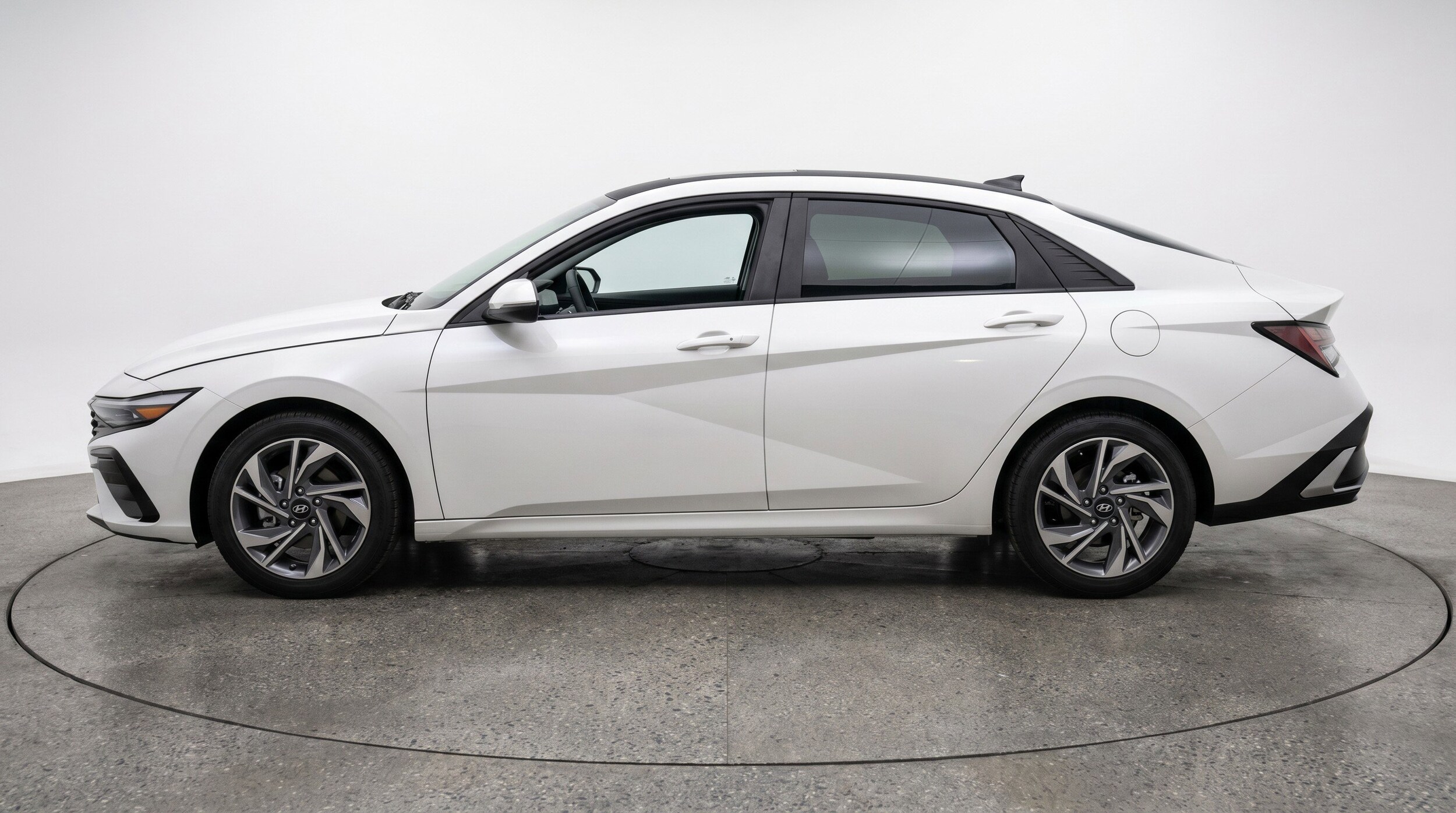 Thumbnail: 2025 Hyundai Elantra - 5